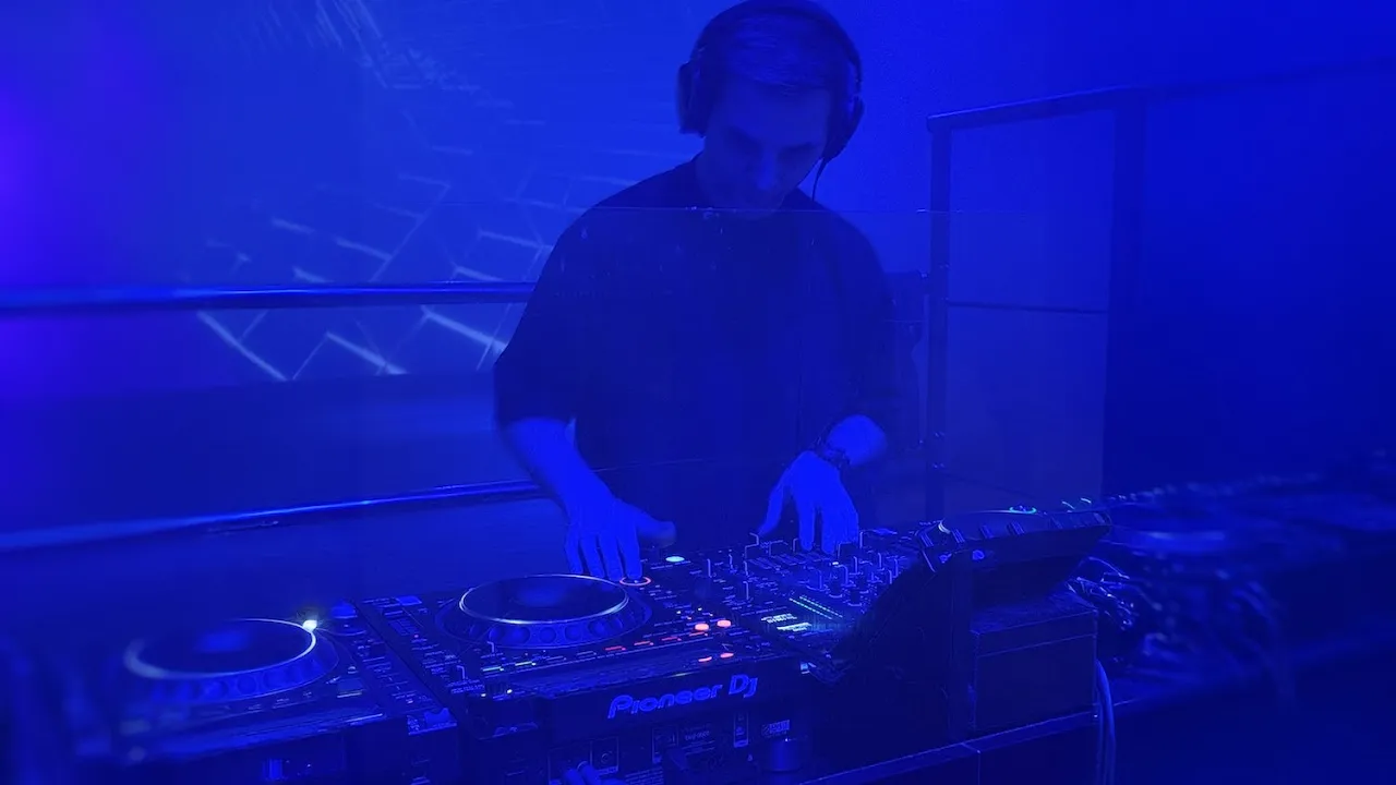 In The Club Live Set Thumbnail